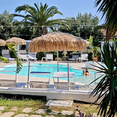 Costa Real - Garden Retreat With Private Beach, Pet Friendly-3