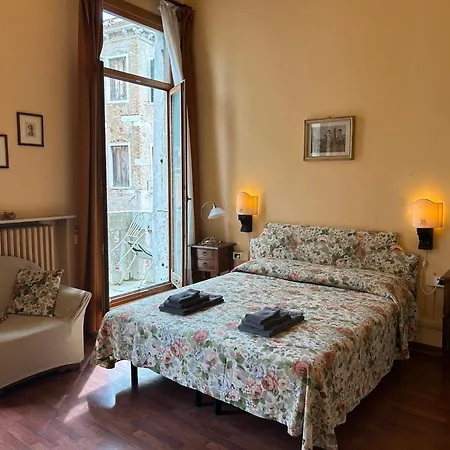 Bed&Breakfast Querini San Marco-3