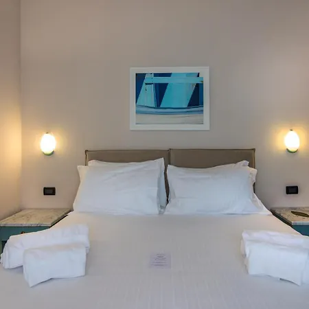 Hotel Harmony-Smile-3