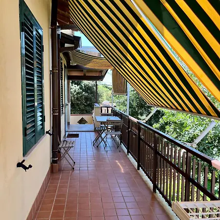 I Lecci Guesthouse-3