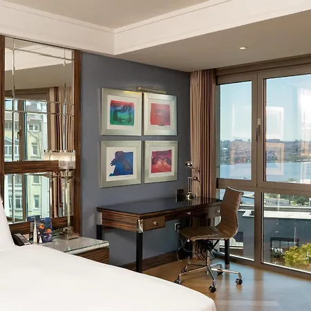 Radisson Blu Hotel Istanbul Pera-3