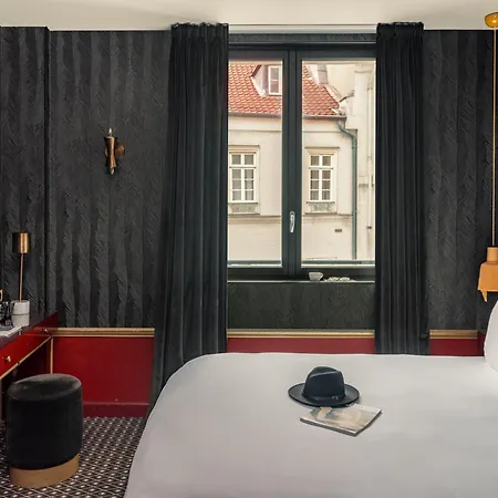Snob Hotel-3