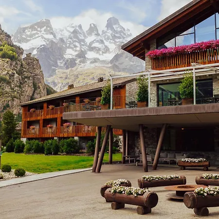 Grand Hotel Courmayeur Mont Blanc, By R Collection Hotels-3