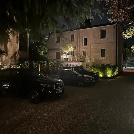 B&B Villa Margherita - Luxury Rooms In Padua-2
