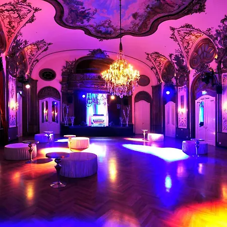Hotel Deutsches Theater Landwehrstrasse-3