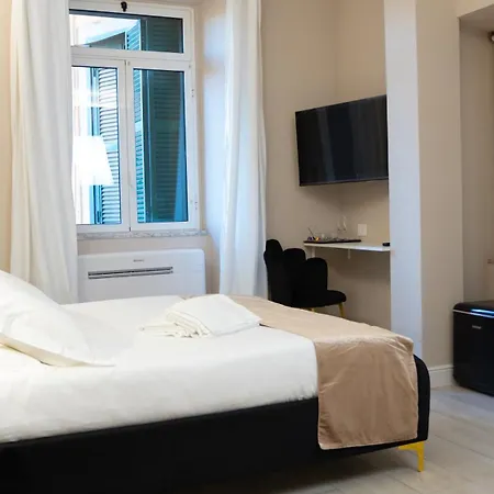 Suites 215 Colosseum - Guesthouse-2