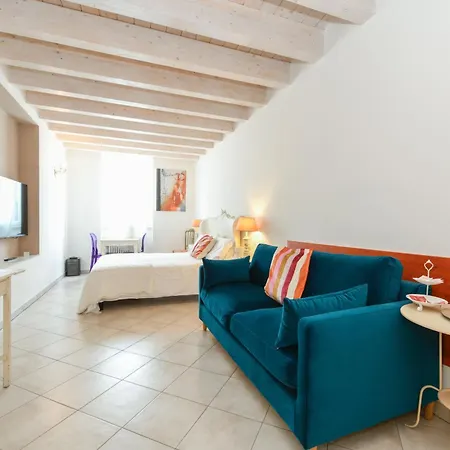 Le Reve - Lake View Rooms-2