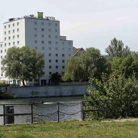 Ibis Styles Berlin Treptow-2
