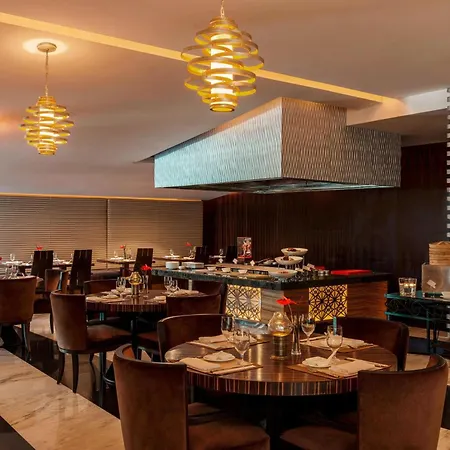 Sheraton Dubai Creek Hotel & Towers-3