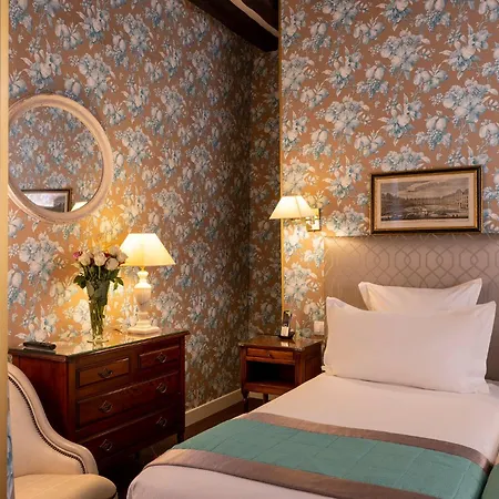 Relais Hotel Du Vieux Paris-3