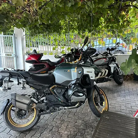 AceroRosso B&B-2