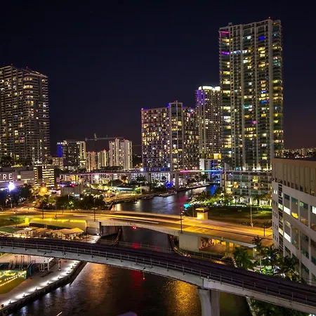 Comfort Inn & Suites Downtown Brickell-Port Of Miami-2