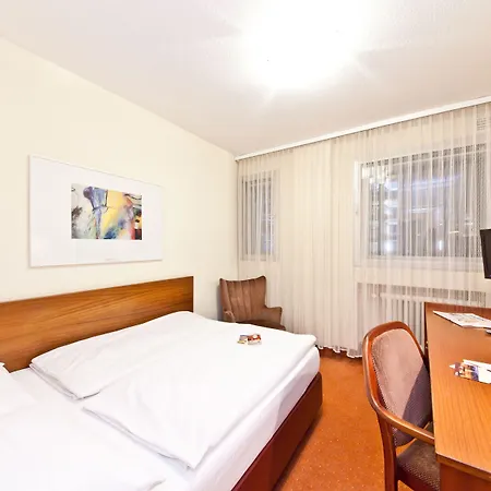 Plaza Inn Rieker Stuttgart Hauptbahnhof-3