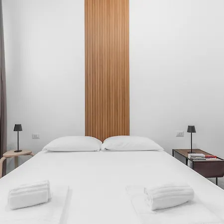 Room 12 Milano -Near Train Station -15 Min Rho Fiera-Duomo-Malpensa-3