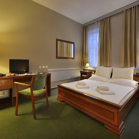 Three Crowns Hotel-3
