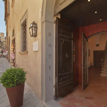 L'Antico Pozzo Boutique Historic Hotel in San Gimignano-3