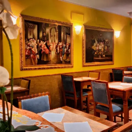 Hotel San Zulian-3