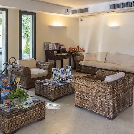Admiral Hotel Villa Erme-3