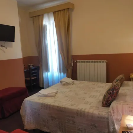 Bed & Breakfast Hostel H24-3