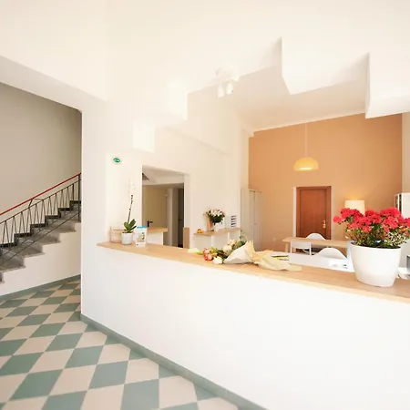 Hotel Happy-3