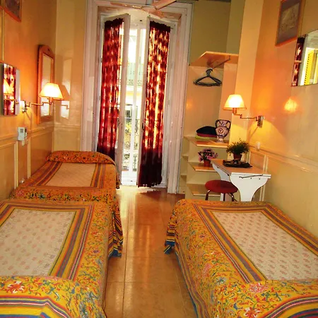 Hostal La Fontana-3