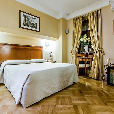 Luxury Rooms H 2000 Roma-3