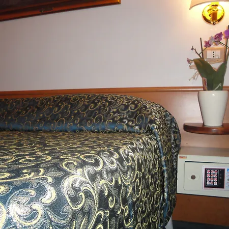 Hotel Santa Croce-3