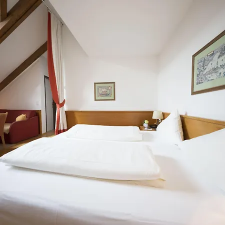 Altstadthotel Weisses Kreuz-3