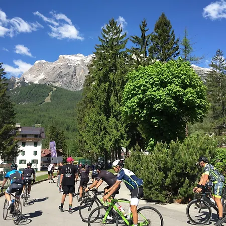 Boutique Hotel Villa Blu Cortina D'Ampezzo-2