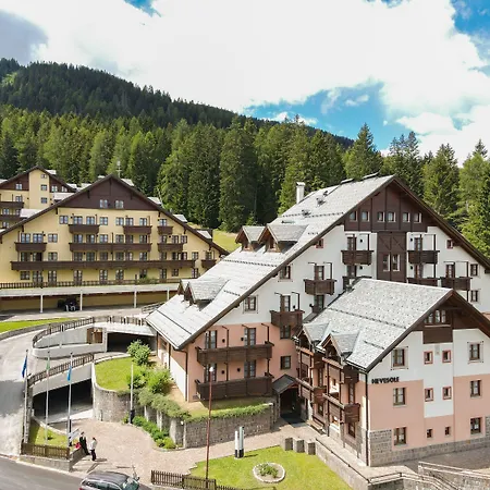 Nevesole Folgarida Resort Aparthotel-2