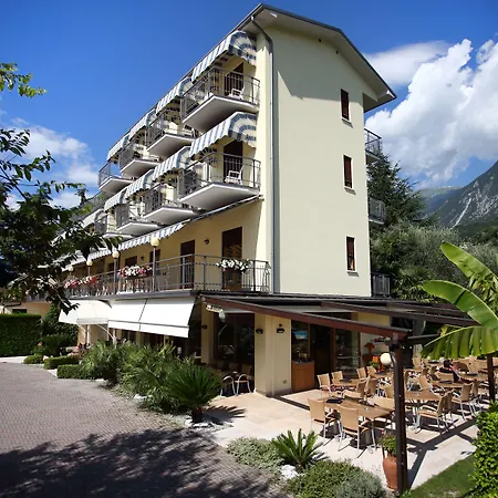 Eco Hotel Benacus-2