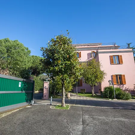 Hotel Arco Di Travertino-3