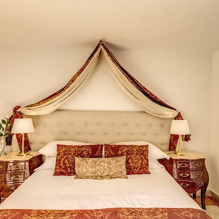 Pantheonview - Luxury Suites-2