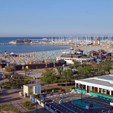 Hotel River fronte mare con piscina-2