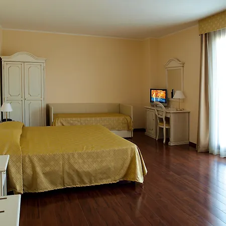International Hotel-3