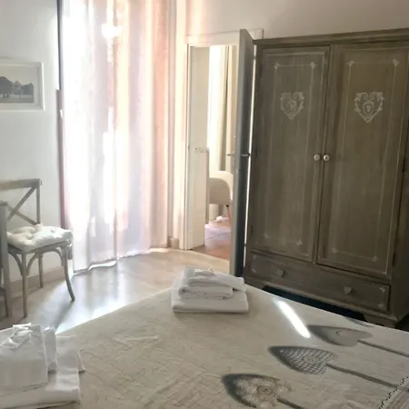 Guest House Casa Vicenza Roma-2