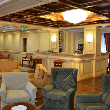 Hotel De La Ville-3