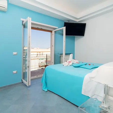 Guest House Emily Suites Sorrento-3