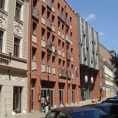 Trendy Deluxe Apartments-3