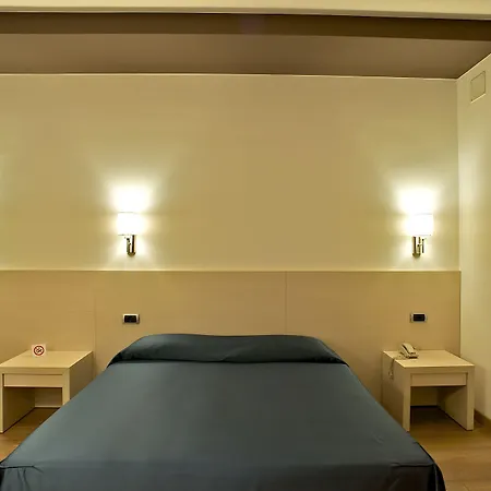 Sam Hotel-2