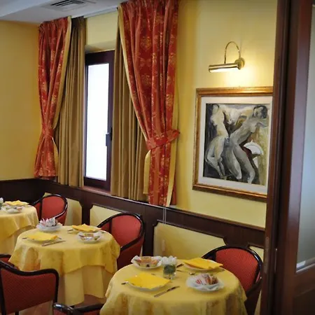 Hotel Regent - In pieno Centro-3