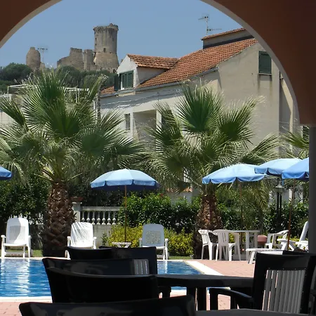Residence Hotel Villa Laura-3