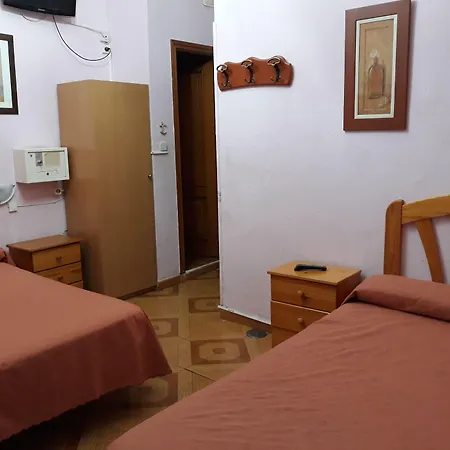 Hostal Fuentesol-2