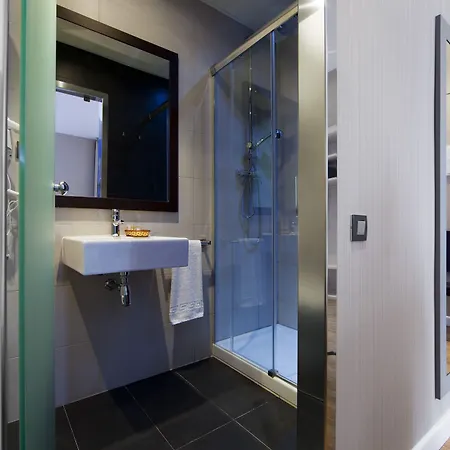 Hostal Bcn Ramblas-3