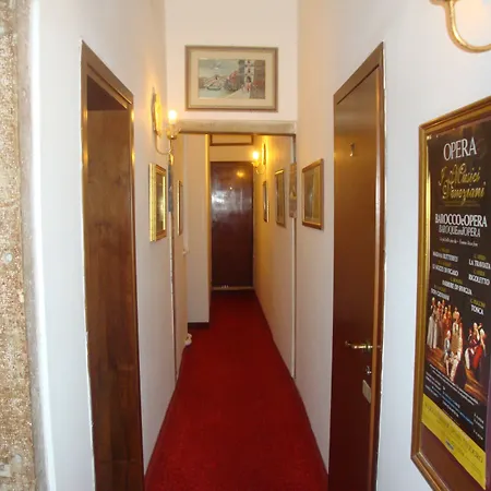 Hotel Casa Linger-3