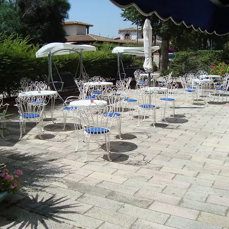Hotel Sandalyon-3