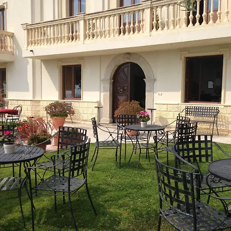 Hotel Villa Cerelis-3