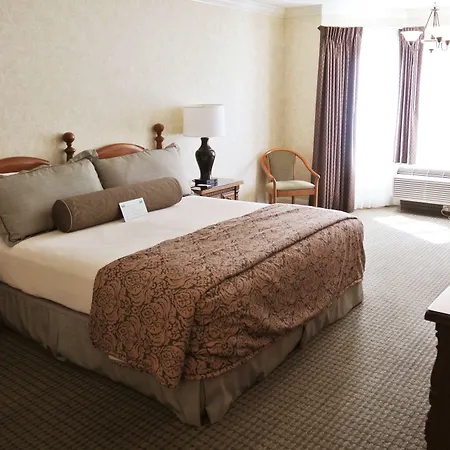 Cow Hollow Inn And Suites-3