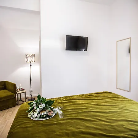 Chic&Town Luxury Rooms Piazza di Spagna-2