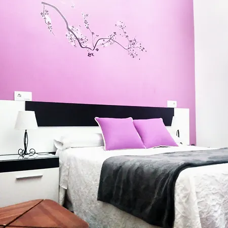 Hostal Bruna Paseo Del Prado-2